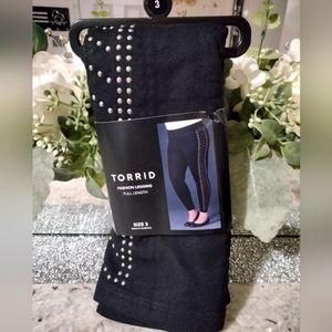 Nwts Women's Size 3 Torrid black leggings with silver stud embellishment